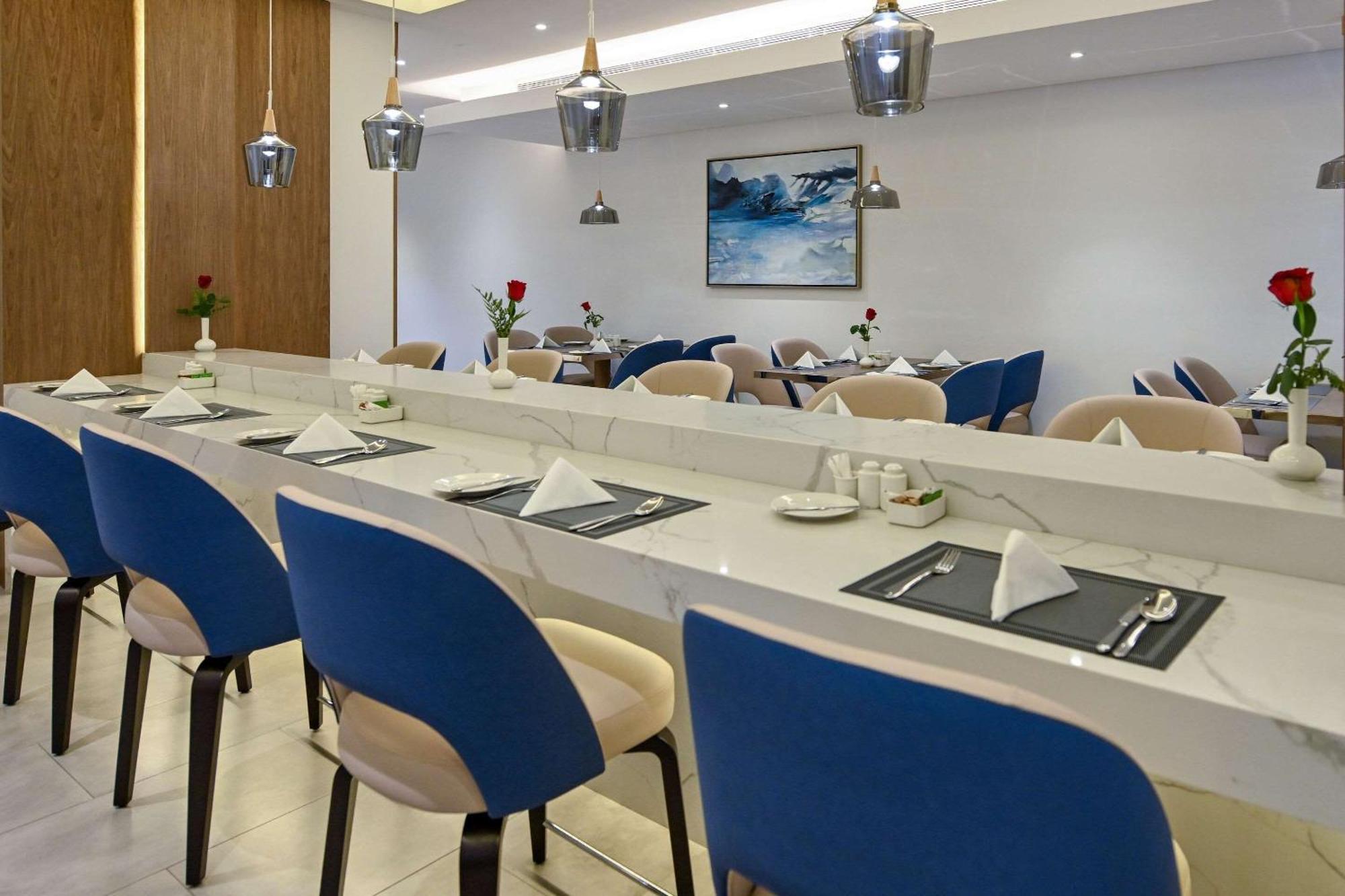 Comfort Hotel Jeddah King Road Екстериор снимка