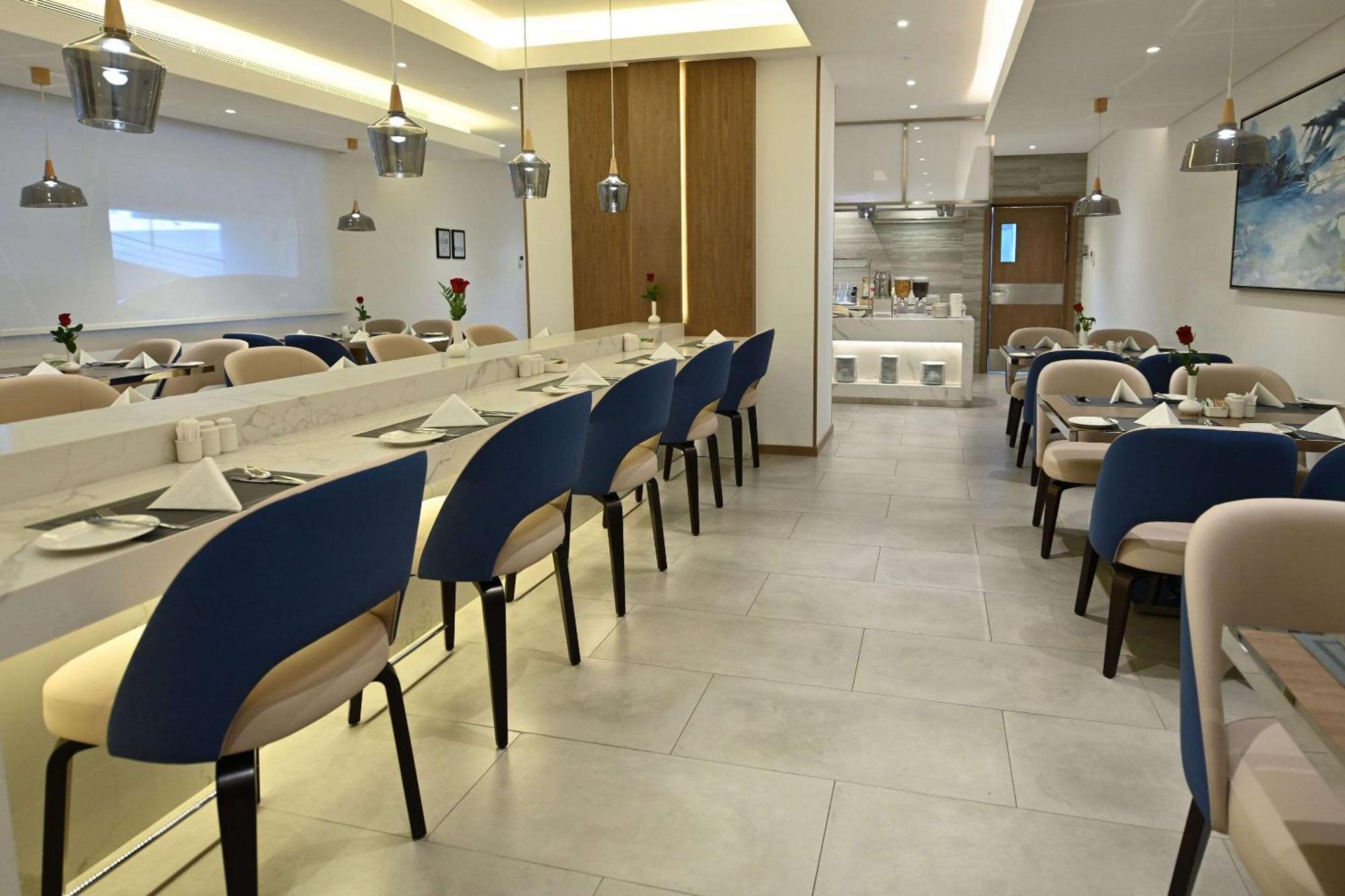 Comfort Hotel Jeddah King Road Екстериор снимка
